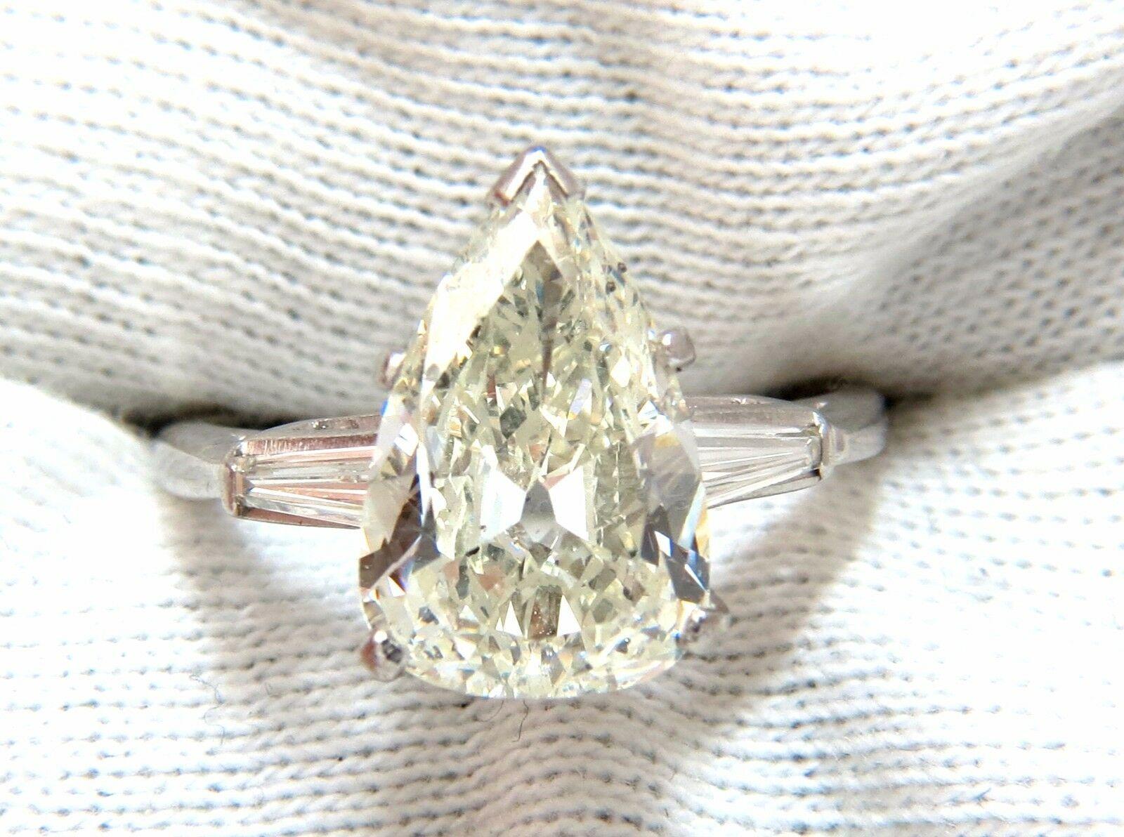 Bague de fiançailles classique en platine avec diamant en forme de poire de 3,77 carats certifié par le GIA en vente 3