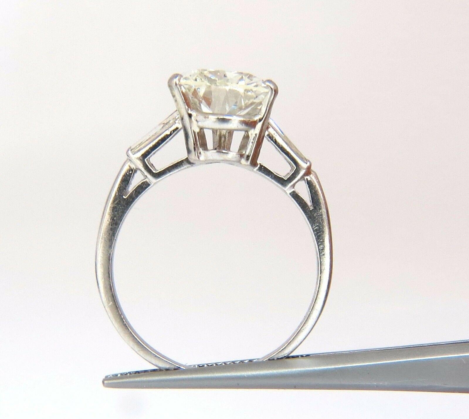 Bague de fiançailles classique en platine avec diamant en forme de poire de 3,77 carats certifié par le GIA en vente 4