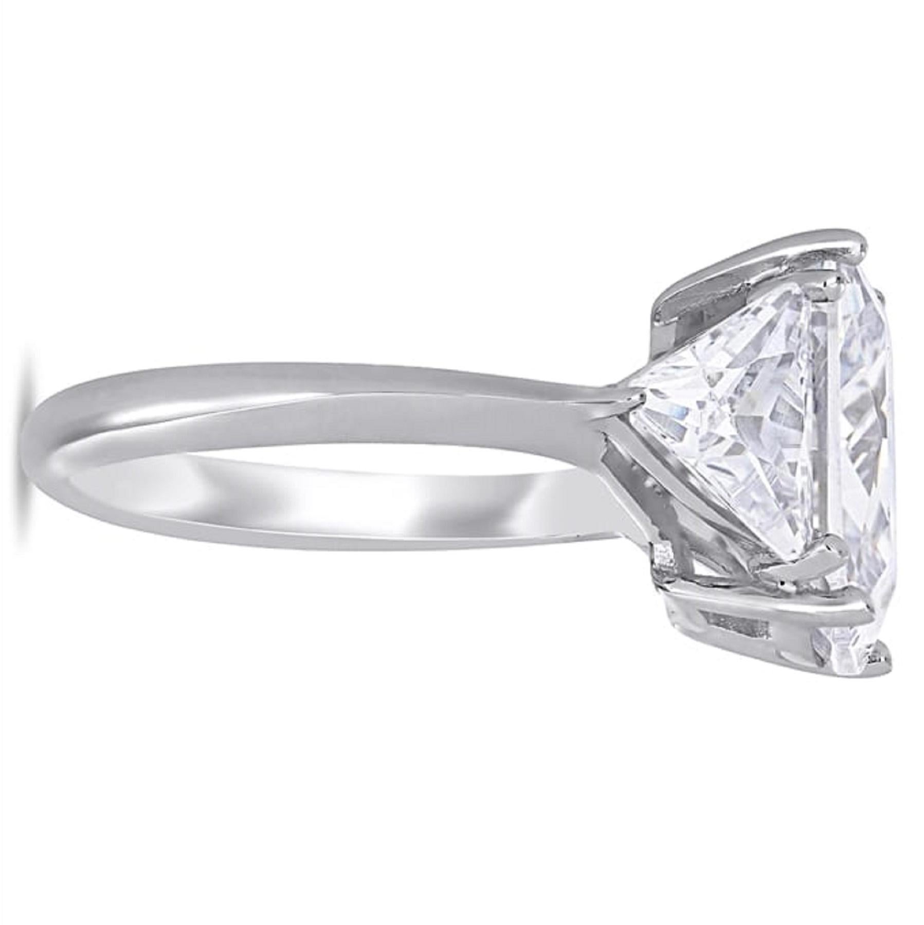  Ein wunderschöner Diamant von 3 Karat hat eine umwerfende Größe und einen herrlichen, feurigen Glanz! Der von GIA zertifizierte Diamant ist außerordentlich sauber und hat eine INNERE FEHLERFREIE Reinheit. 

Der Diamant hat eine wahrhaft phänomenale