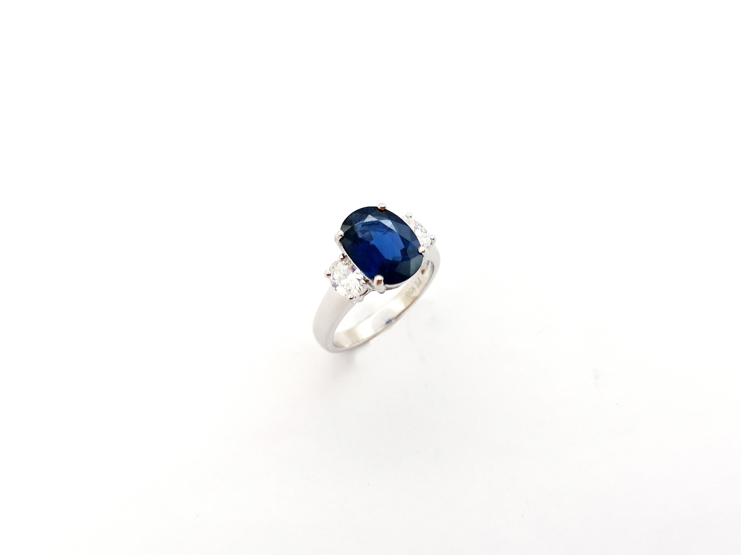 GIA Certified 3.89 cts Blue Sapphire with Diamond Ring set in Platinum 950  For Sale 7