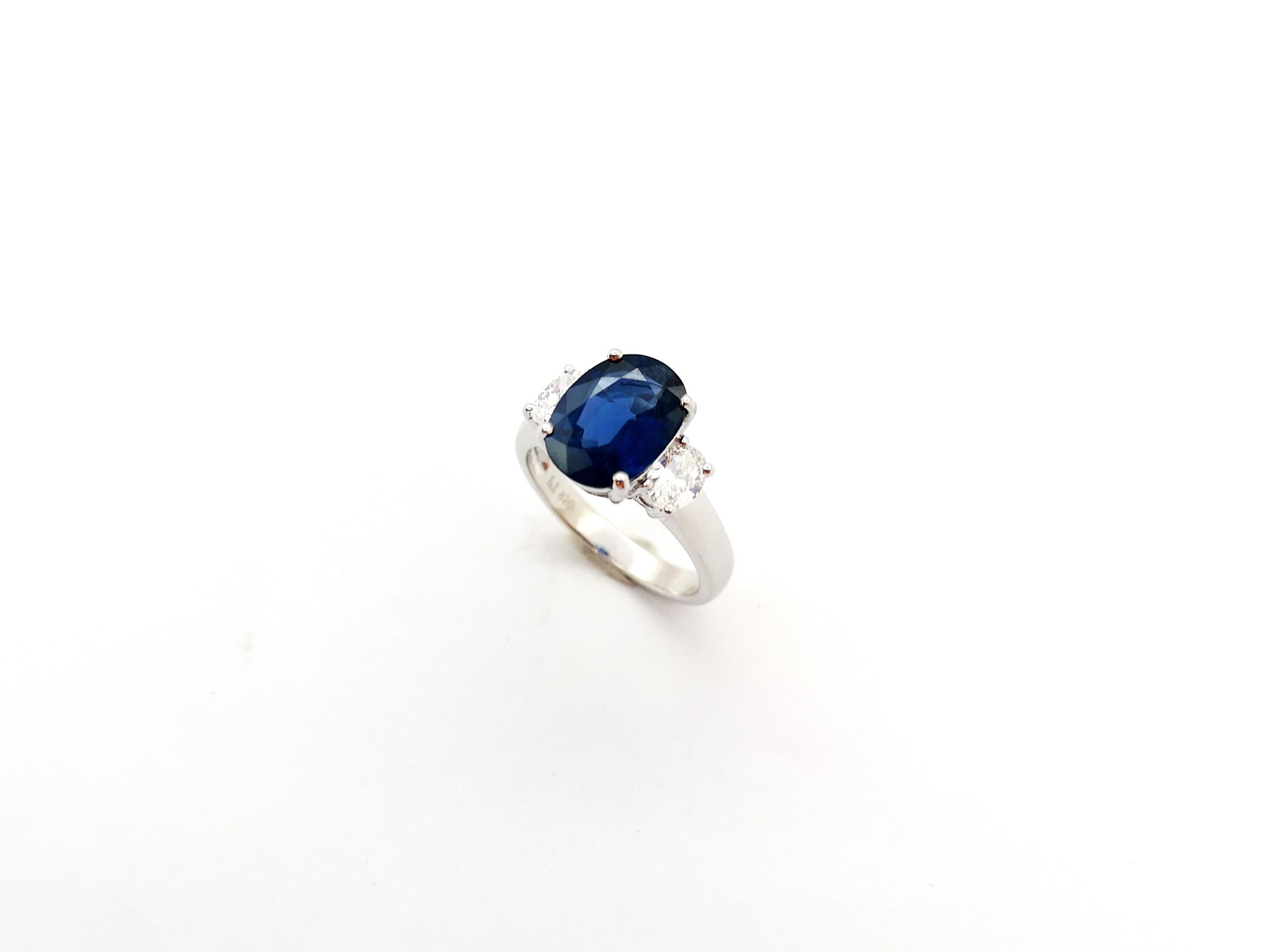 GIA Certified 3.89 cts Blue Sapphire with Diamond Ring set in Platinum 950  For Sale 9
