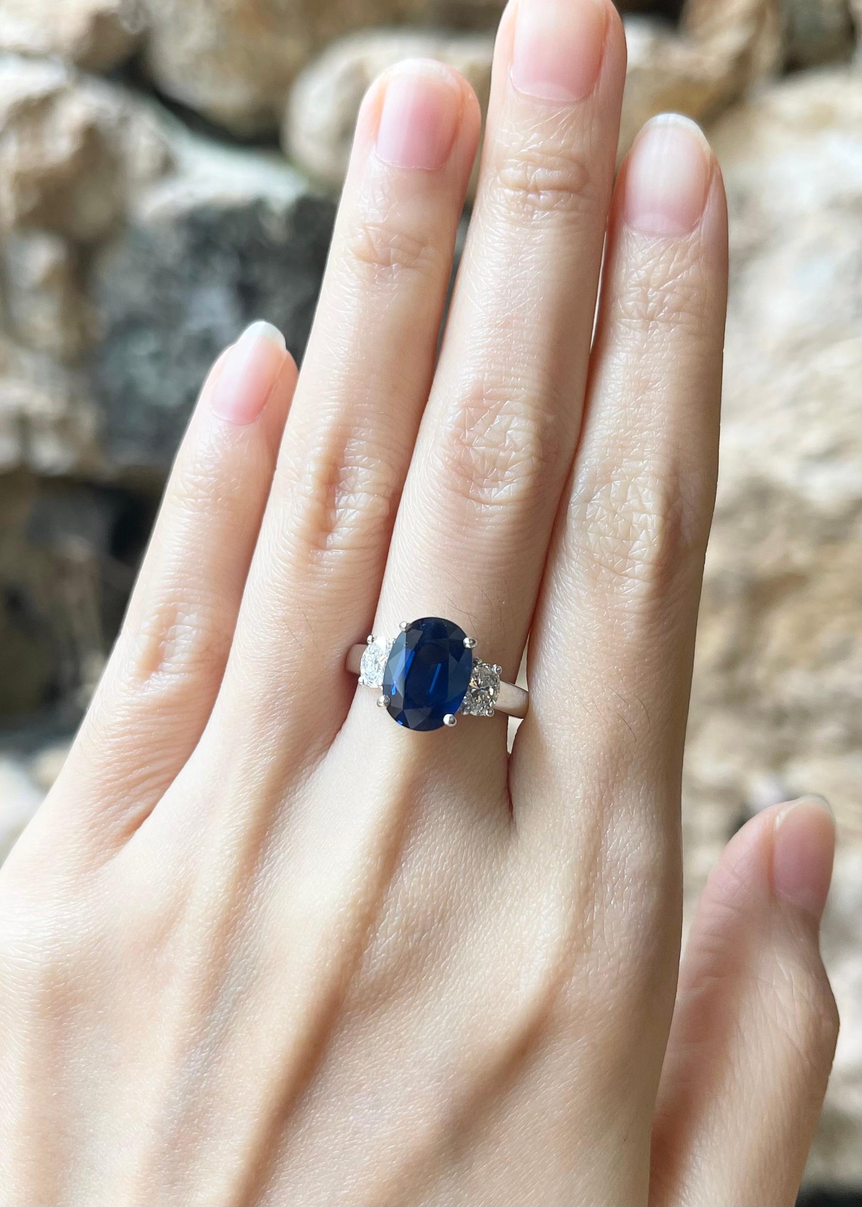 Blue Sapphire 3.89 carats with Diamond 0.60 carat Ring set in Platinum 950 Settings
(GIA Certified)

Width:  1.4 cm 
Length: 1.1 cm
Ring Size: 53
Total Weight: 7.96 grams

Blue Sapphire 
Width:  0.8 cm 
Length: 1.1 cm

