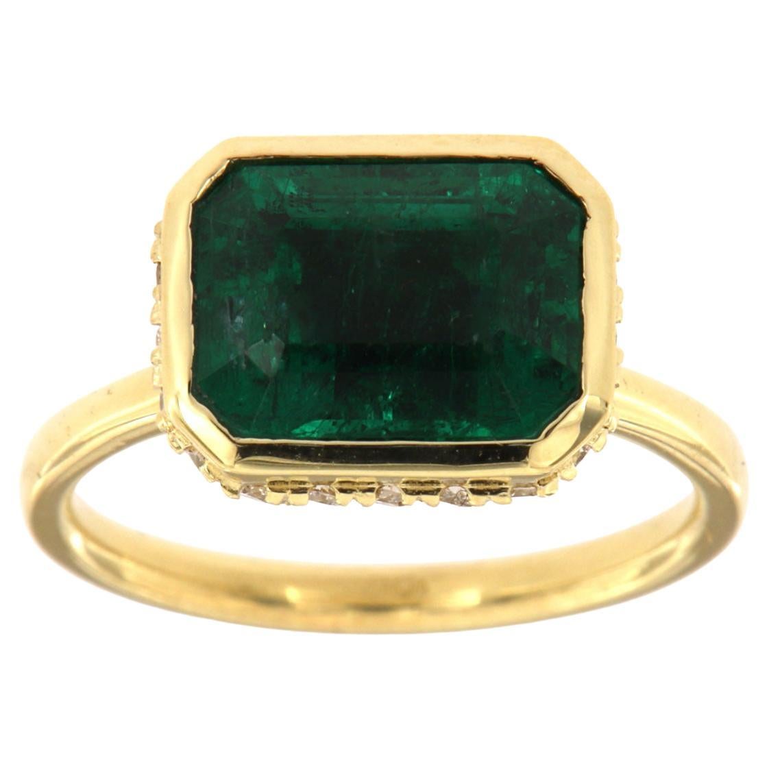 GIA Certified 3.93 Carat Green Emerald Bezel Set in 18K Yellow Gold Diamond Ring For Sale