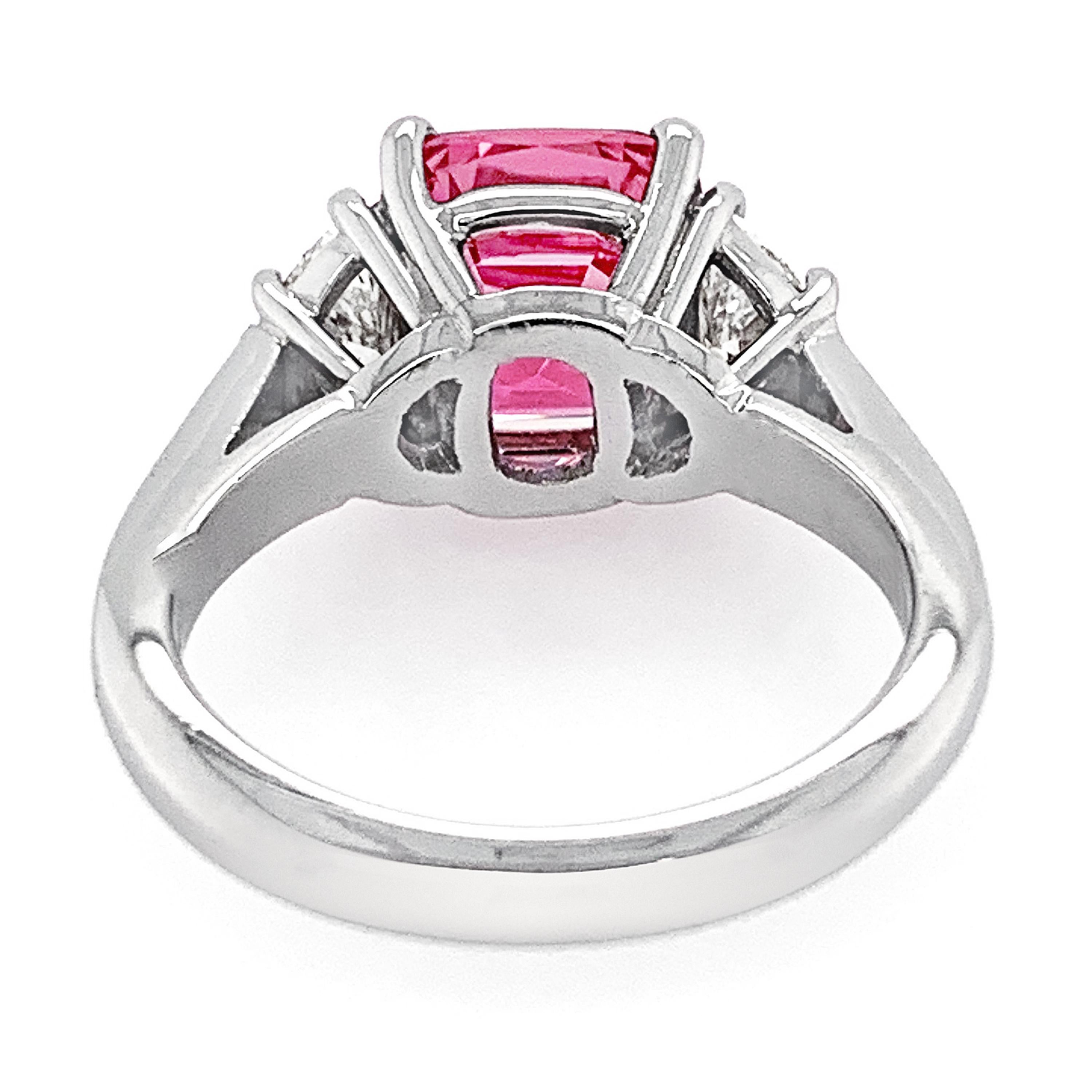 GIA-zertifizierter 3,95 Karat natürlicher rosa Saphir Ring aus Platin Damen im Angebot