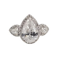 Certifié GIA, 3,95 carats. Diamant en forme de poire en or blanc 14k, poids total de 6,23 carats.