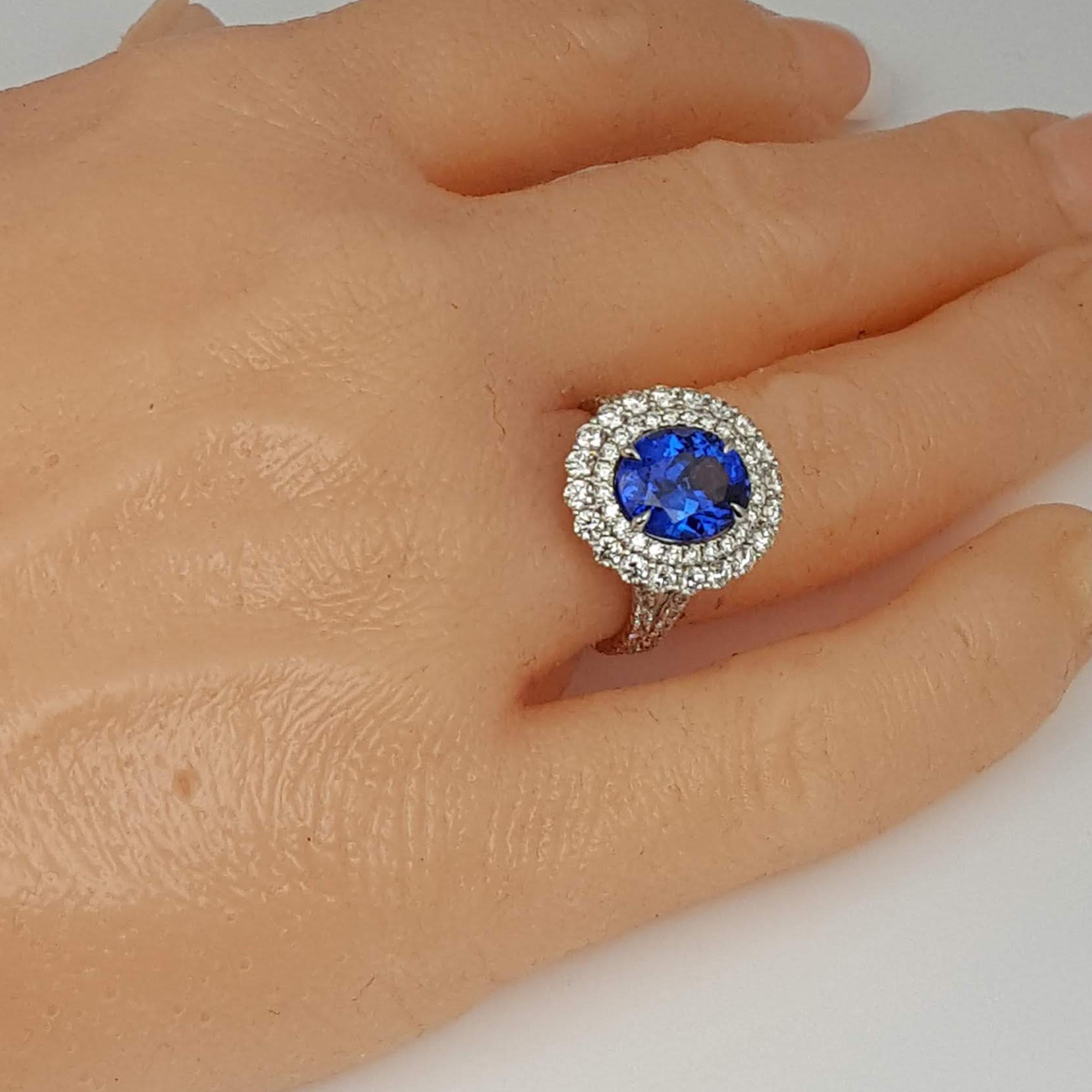 Bague halo de tanzanite taille ovale de 3,97 carats et diamants certifiés GIA, réf.632 Pour femmes en vente