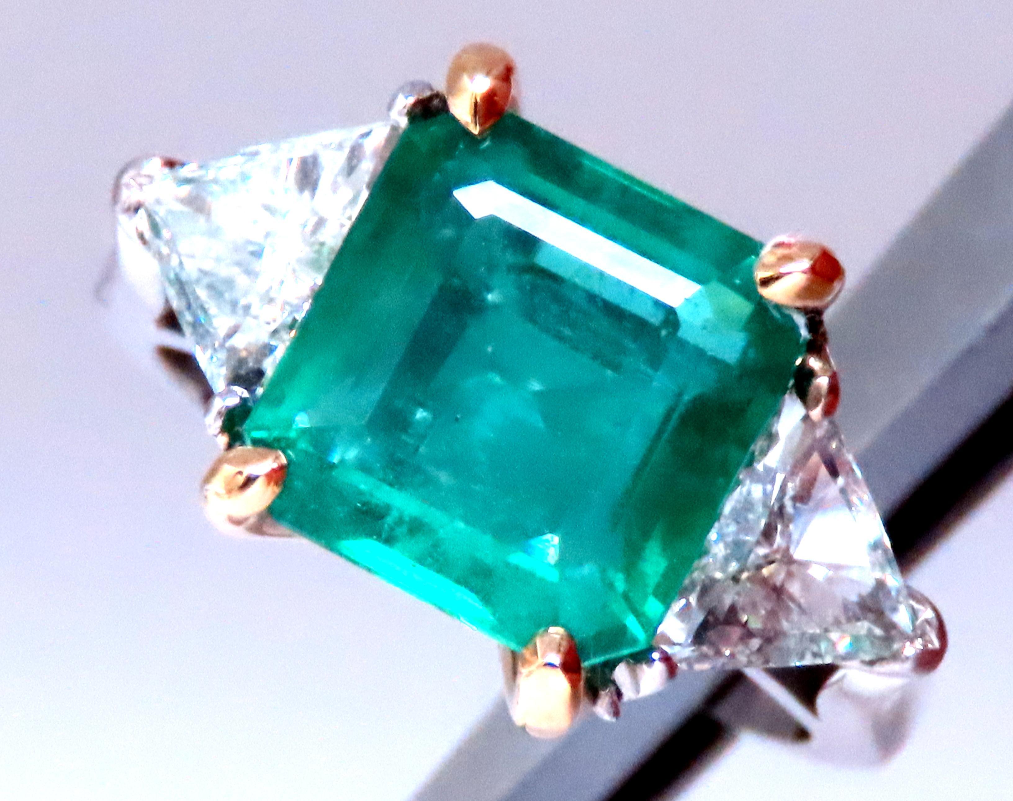 Women's GIA Certified 3.97ct Natural Emerald (F1) Trillants Diamond Ring Platinum 12414 For Sale