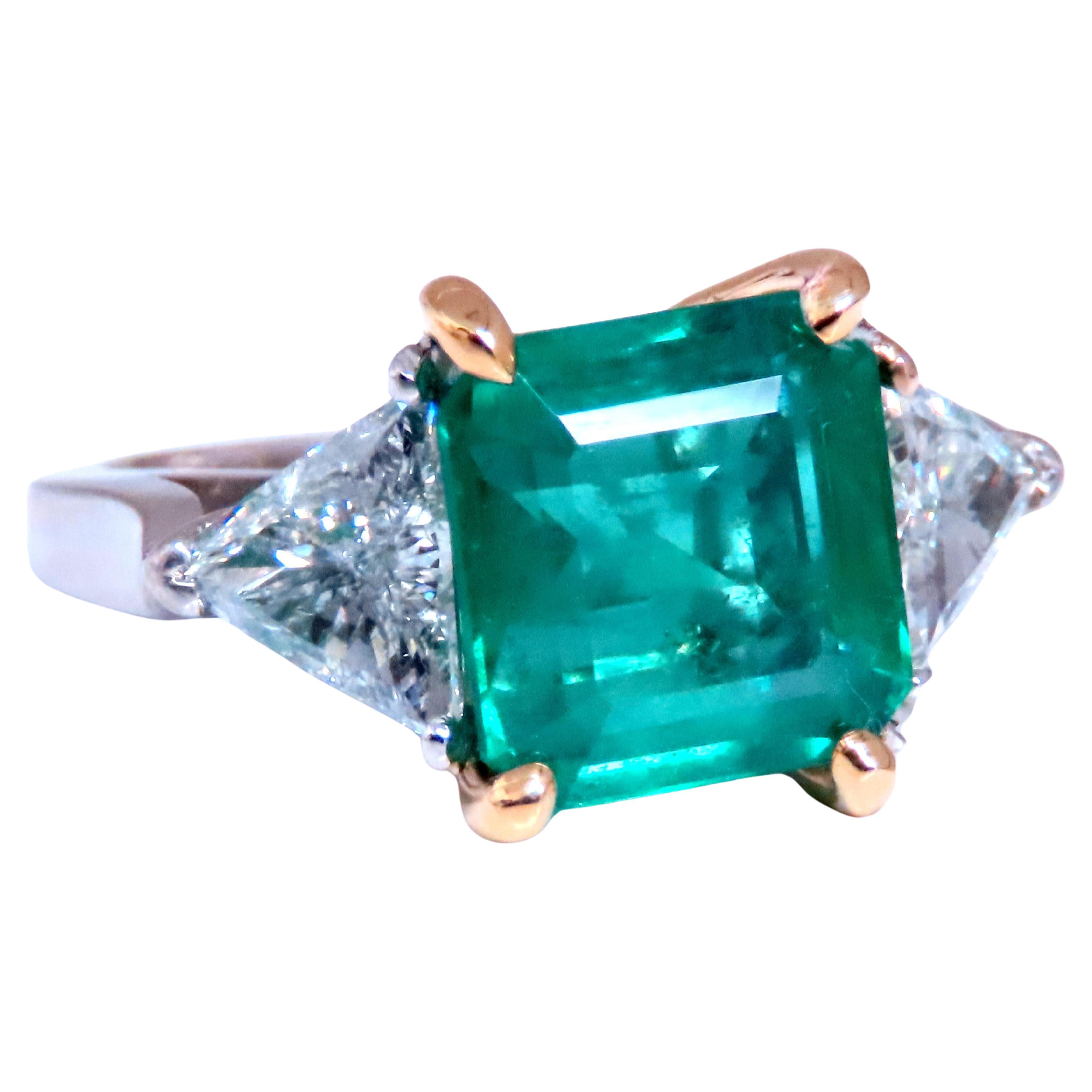 GIA Certified 3.97ct Natural Emerald (F1) Trillants Diamond Ring Platinum 12414 For Sale