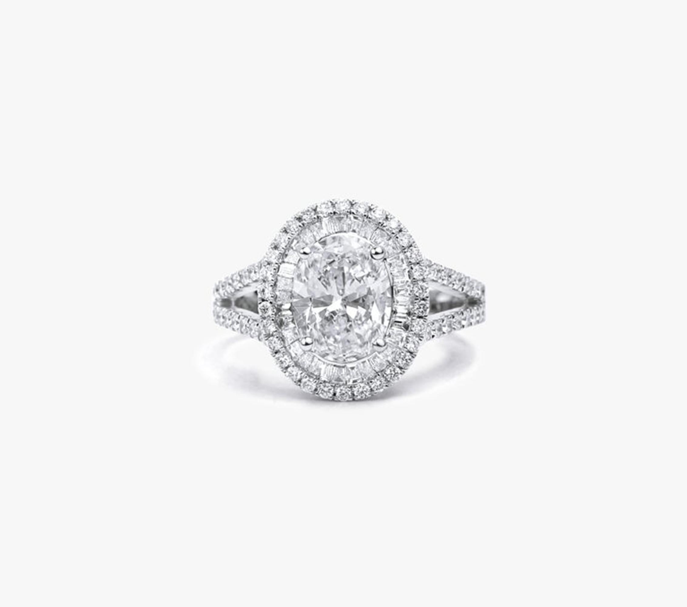 GIA Certified 3ct Oval-Cut Diamond Double Halo Engagement Ring in 18K White Gold In New Condition For Sale In Jaipur, RJ