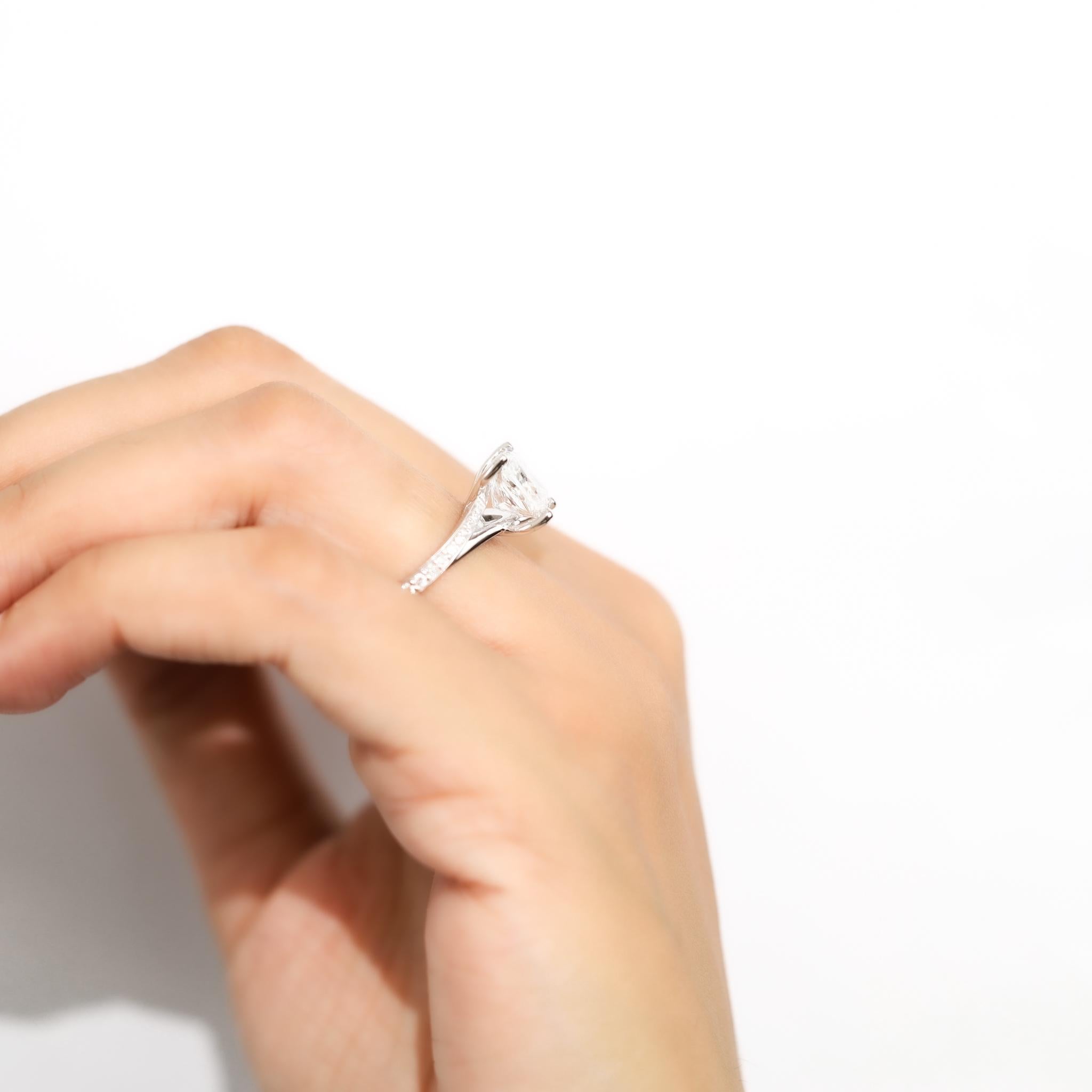 GIA-zertifizierte 3ct Princess-Cut Diamant Solitär Verlobungsring in 18K Gold im Angebot 2