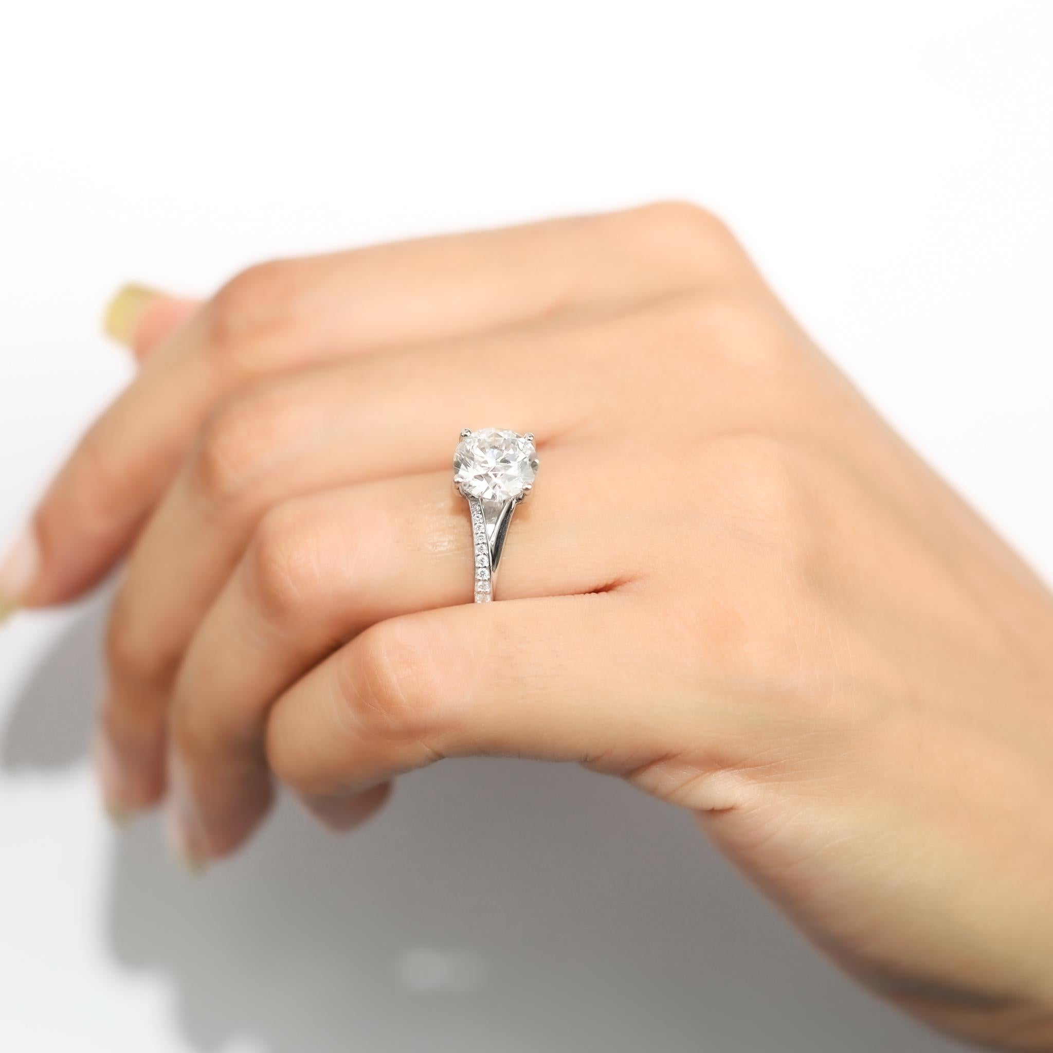 GIA-zertifizierter 3-Karat-Diamant-Solitär-Verlobungsring mit Rundschliff aus 18 Karat Weißgold im Angebot 4