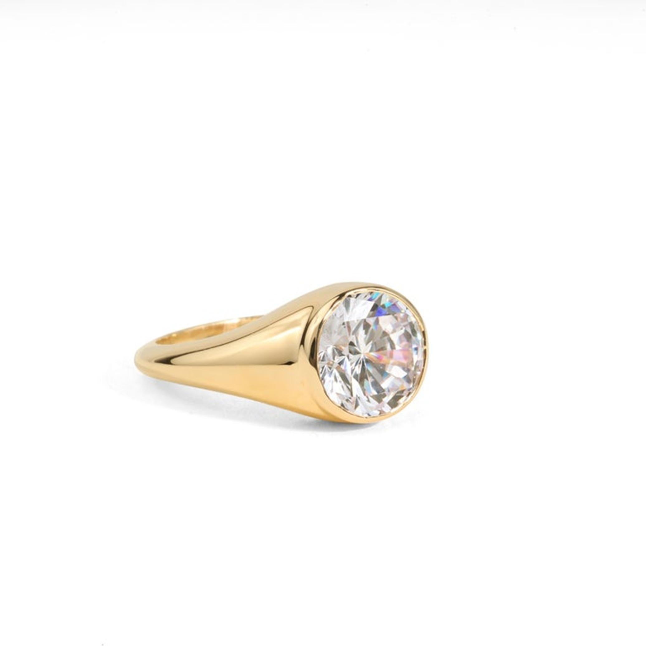 Rapport GIA Certifié 3 Carats Rond  Bague chevalière en or 18k avec diamant taillé E VVS en vente 1