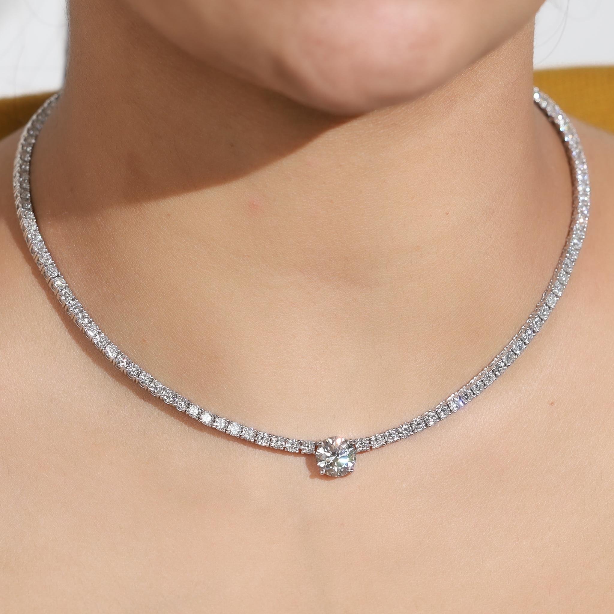 💎 Description du produit :
Symbole éternel de sophistication, ce collier de tennis en diamants incarne l'élégance et l'éclat à l'état pur. Le collier est orné d'un magnifique diamant naturel de taille ronde de 3,01ct (couleur G, pureté VS) et