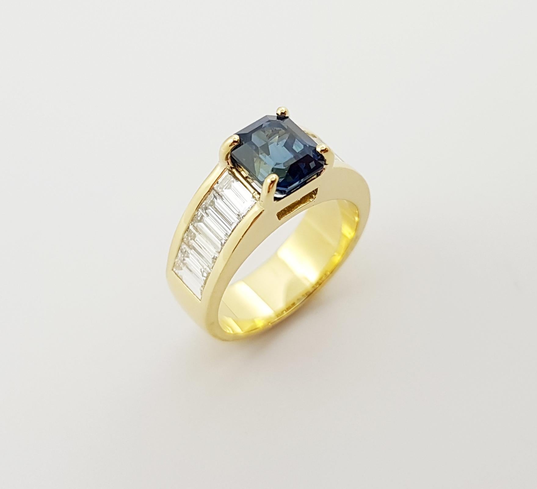 GIA Certified 3cts Blue Sapphire with Diamond Ring Set in 18 Karat Gold Settings For Sale 3