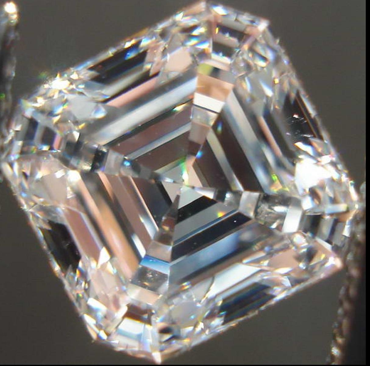Taille Asscher Bague en diamants taille Asscher de 4 carats certifiés GIA en vente