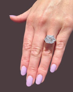 GIA Certified 4.00 Carat Cut Diamond H Color Ring in Platinum with trapezoid