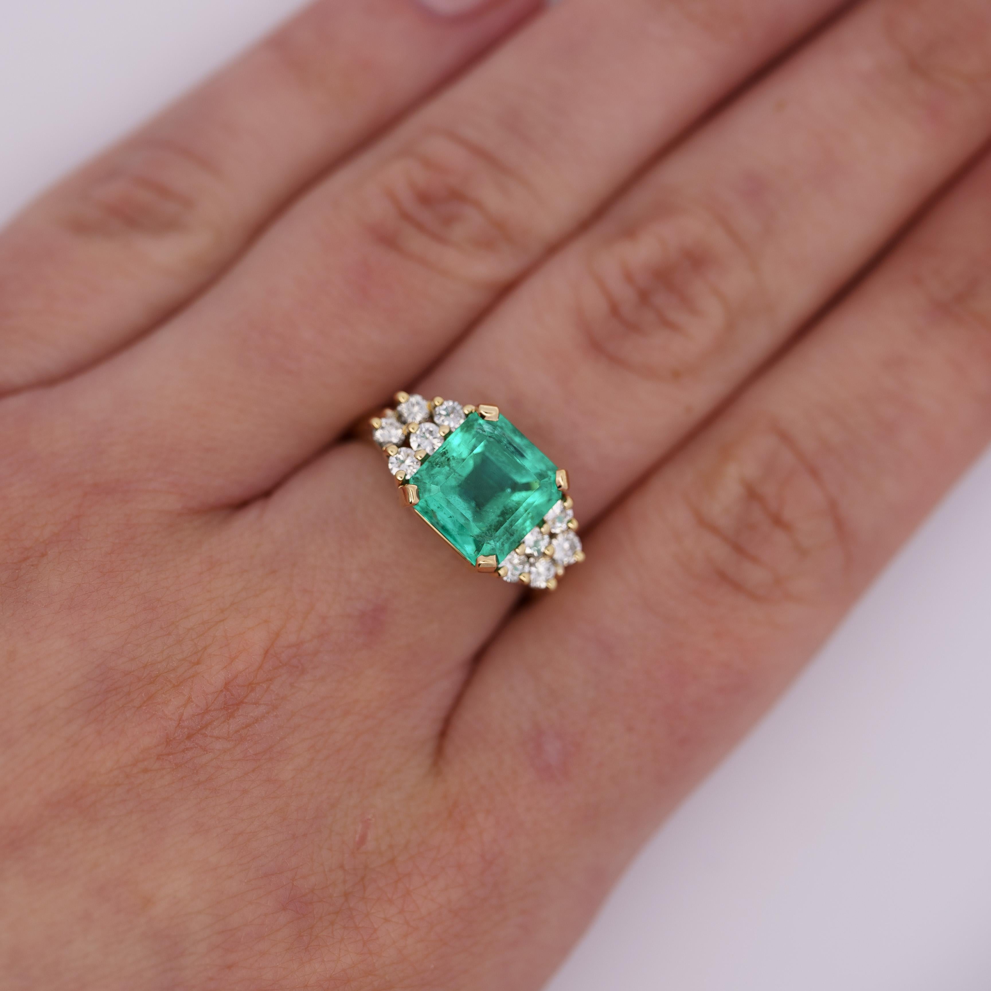 Modern GIA Certified 4 Carat Colombian Minor Oil Emerald & Diamond Engagement Ring For Sale