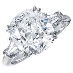 GIA-zertifizierter 4,01 Karat Diamant im Kissenschliff aus Platin mit konischem Baguette