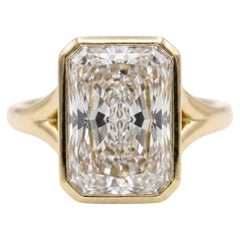 Anello con castone in oro giallo con diamanti di colore D da 4 carati certificati GIA
