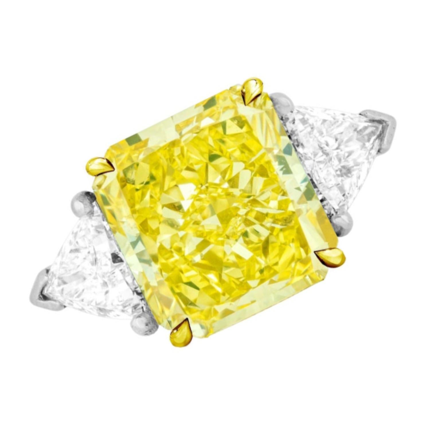 Radiant Cut GIA Certified 4 Carat Diamond Fancy Yellow VVS1 Engagement Ring For Sale