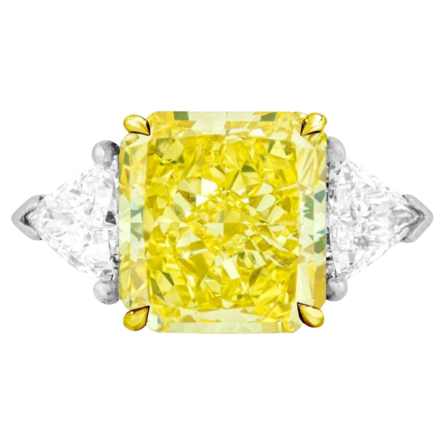 GIA Certified 4 Carat Diamond Fancy Yellow VVS1 Engagement Ring For Sale