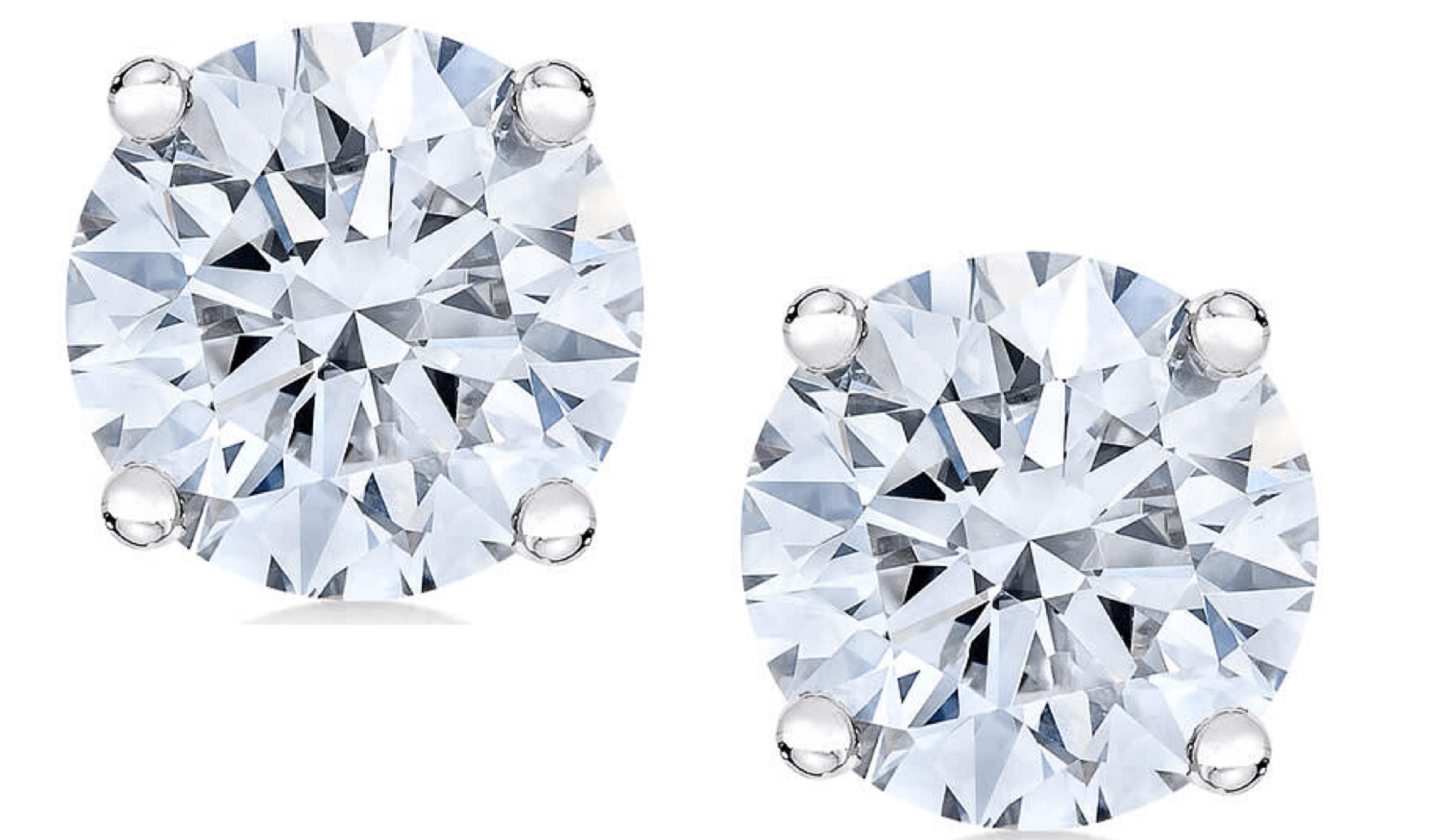 
A perfect match both stones weight 4 carats together
Excellent Proportions
VVS2 clarity
D color