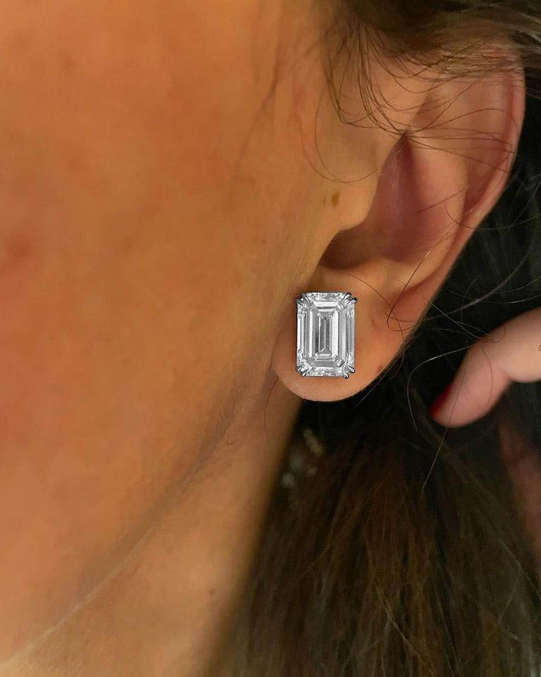 GIA zertifiziert 4 Karat Smaragdschliff Diamant E Farbe Ohrstecker in Platin im Zustand „Neu“ im Angebot in Chicago, IL
