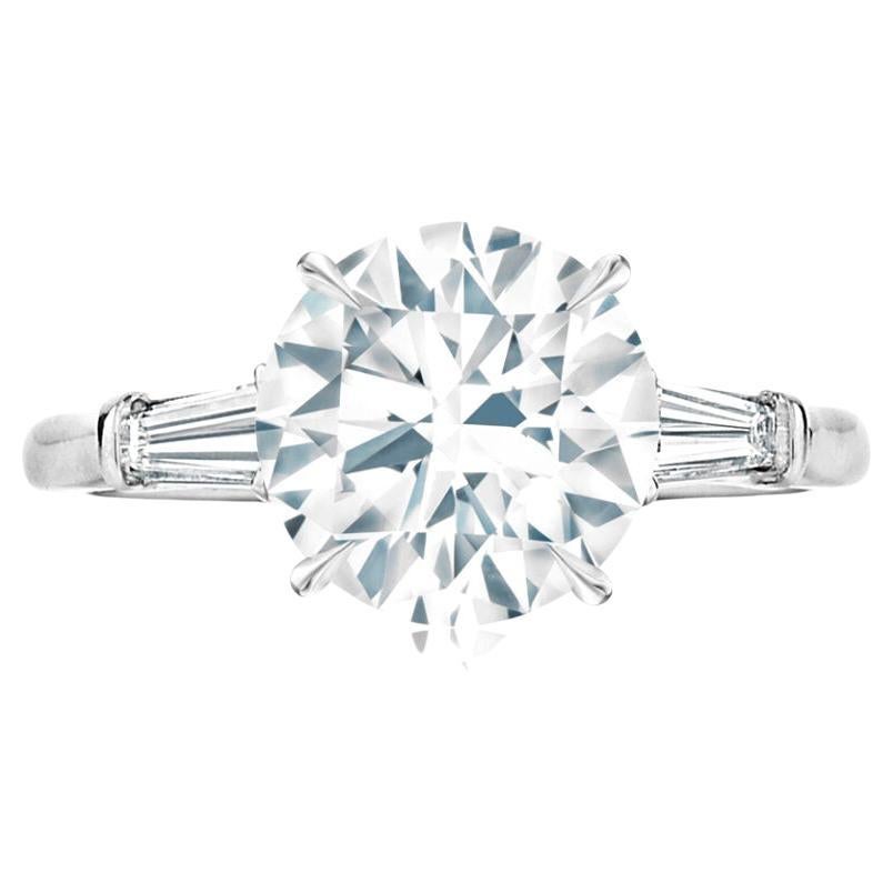 Anillo de diamantes de corte redondo de 4.01 quilates certificado por el GIA en platino con baguett cónico
