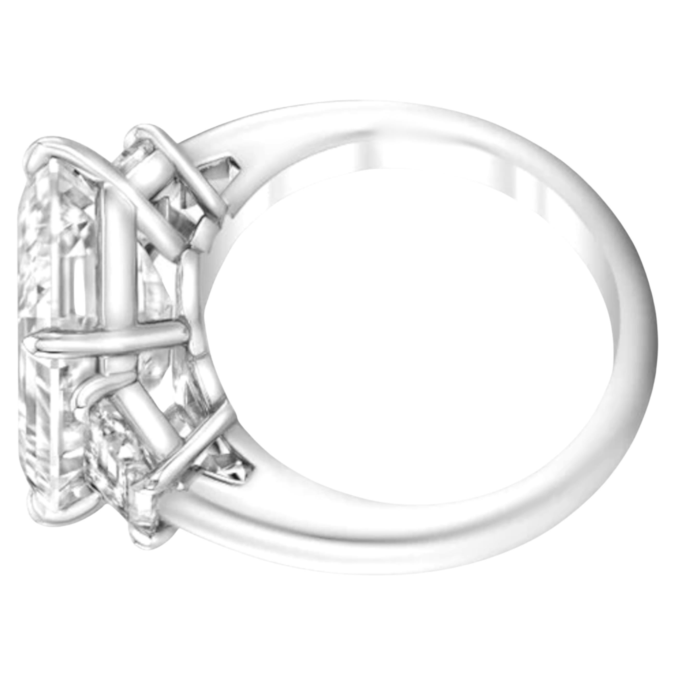 Contemporaneo Anello con diamante taglio smeraldo certificato GIA da 4 carati in vendita