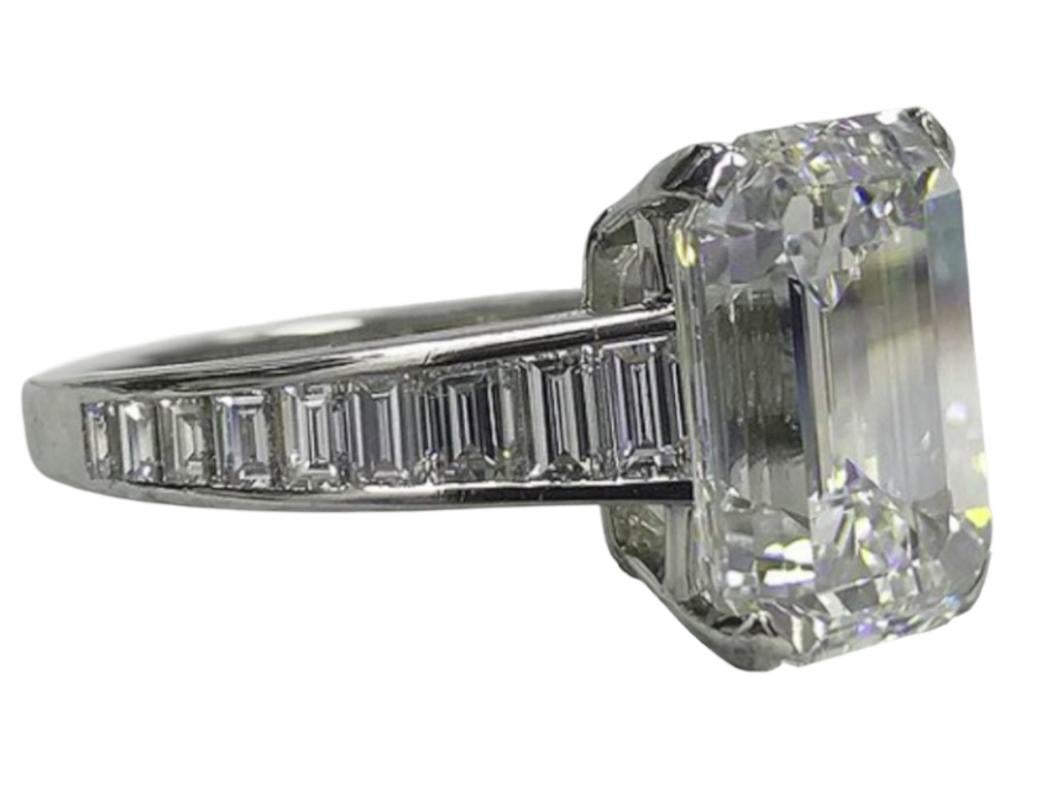 FLAWLESS GIA Certified 2 Carat Emerald Cut Diamond 18 Carats White Gold Ring In New Condition In Rome, IT