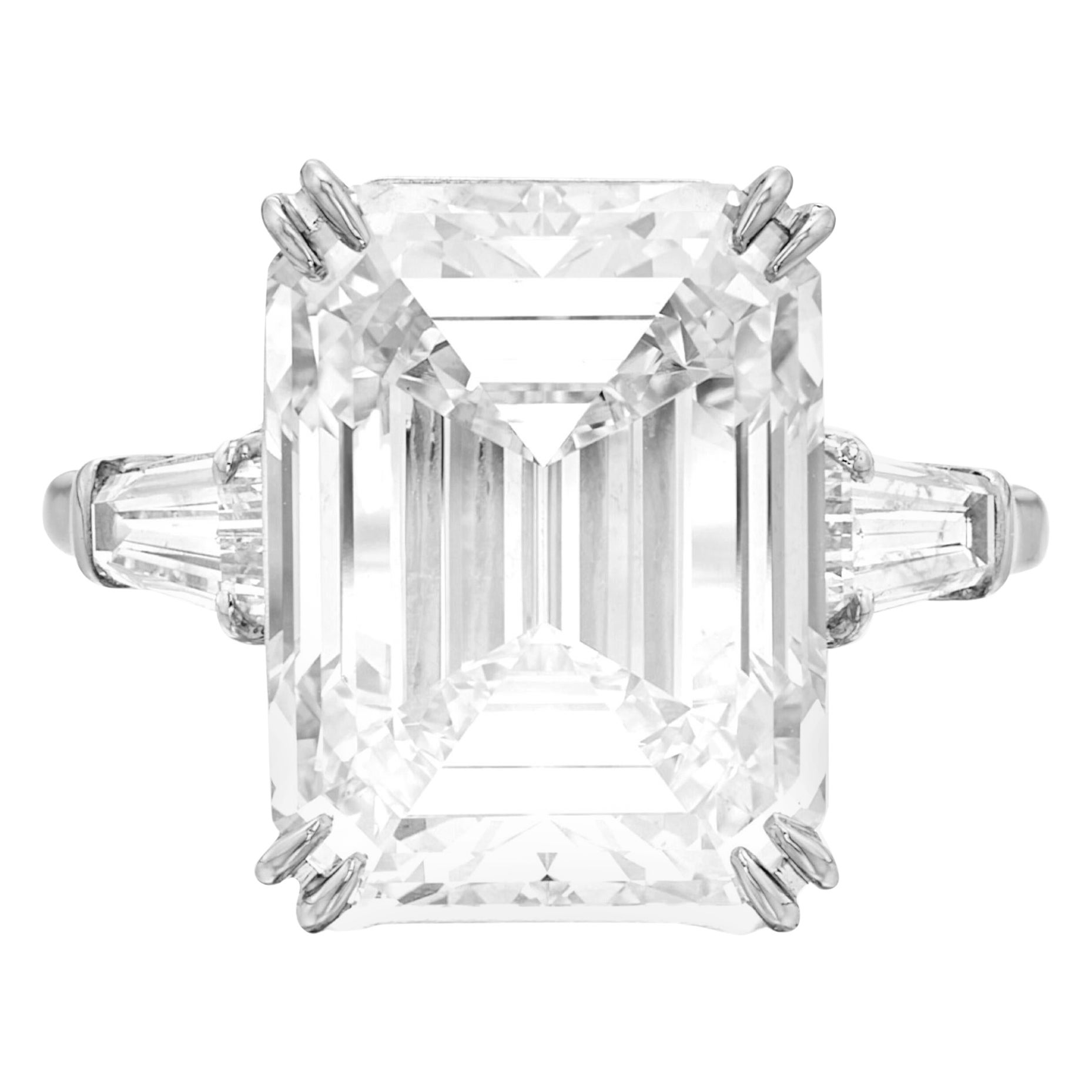 Anillo de platino con diamante de talla esmeralda de 4 quilates sin defectos y color D certificado por el GIA
