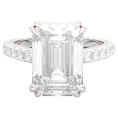 Bague en diamant certifié GIA de 4,01 carats, taille émeraude, couleur D, avec pavè