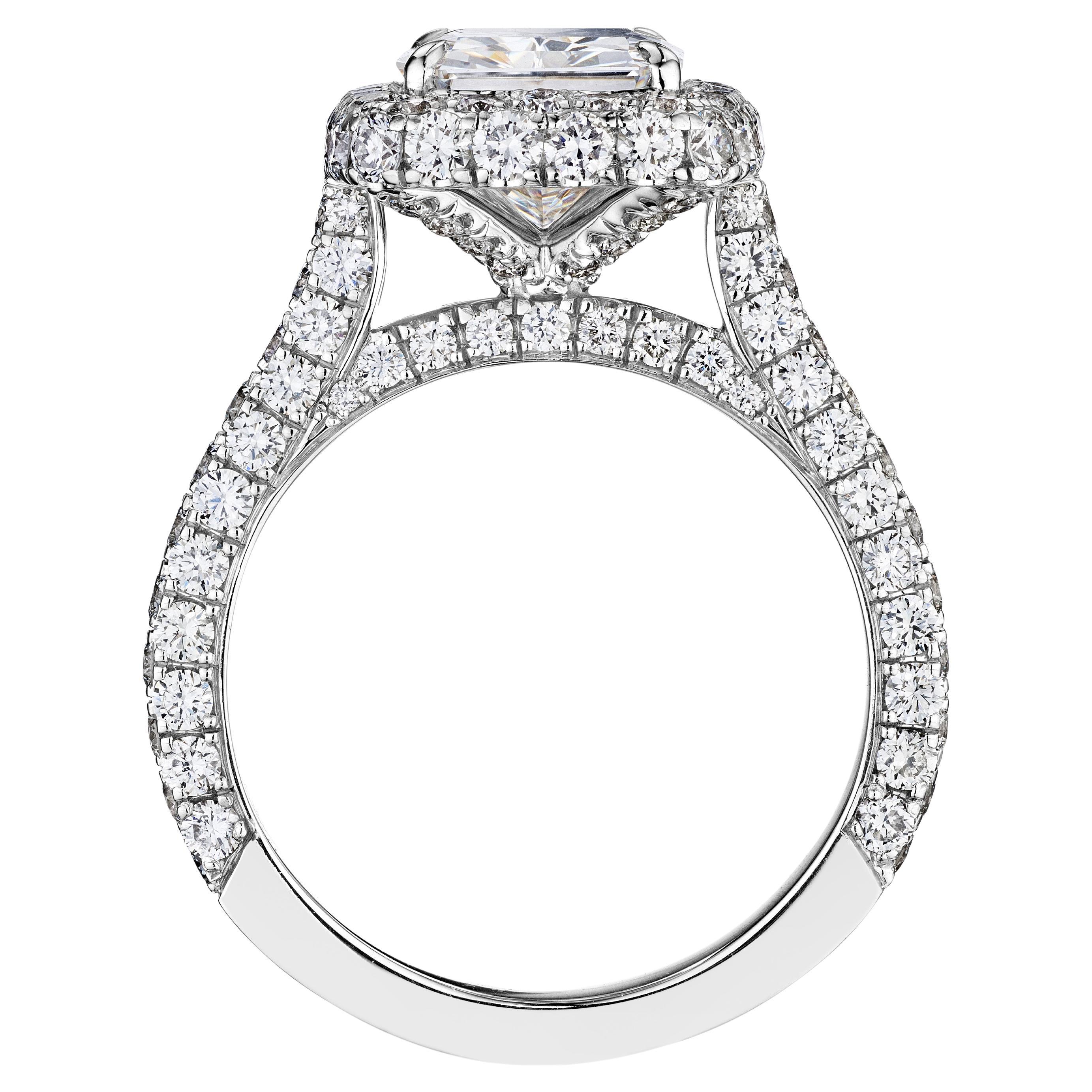 Bague de fiançailles Amani avec diamant radiant de 4 carats F VS2 certifié GIA en vente