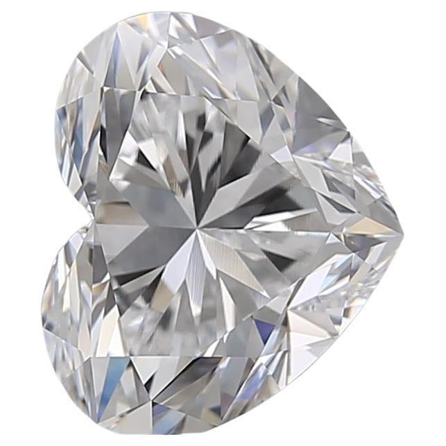 Ein exquisiter Dreistein-Diamantring, bestehend aus einem 4-karätigen Diamantring mit Herzschliff
vs1 Klarheit
e Farbe