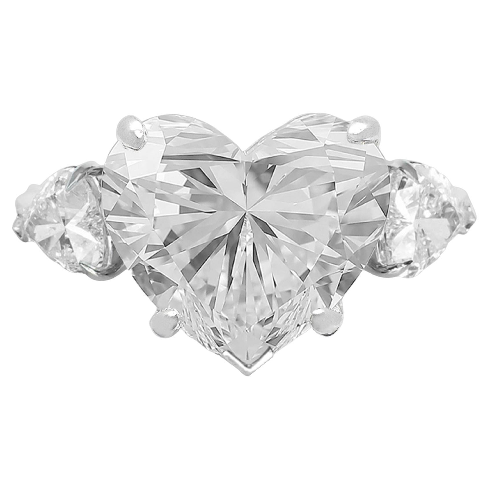 Anillo de diamantes en forma de corazón de 4 quilates certificado por el GIA en venta