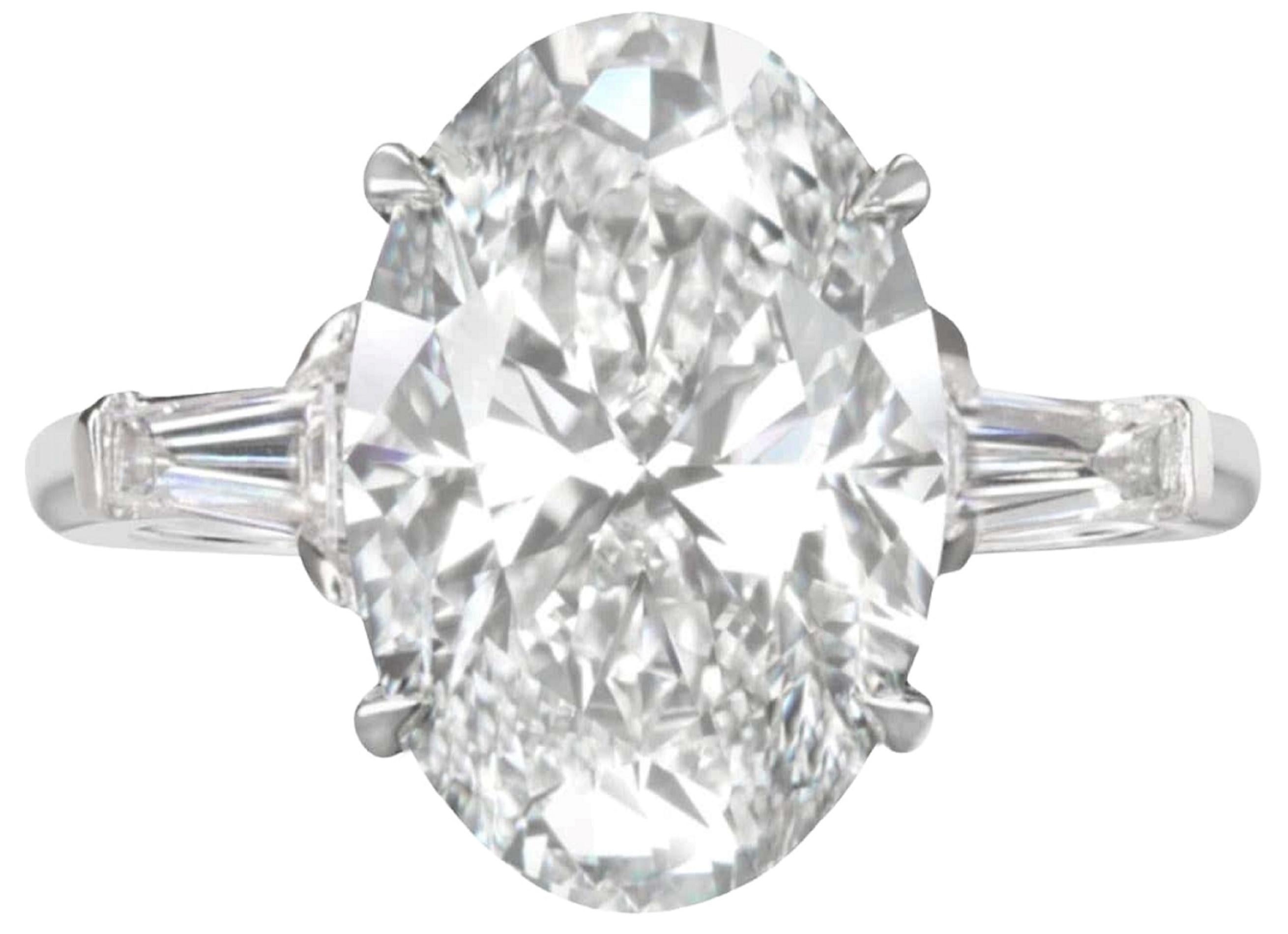 Moderne Bague de fiançailles solitaire à diamant ovale de 4 carats certifiée GIA en vente