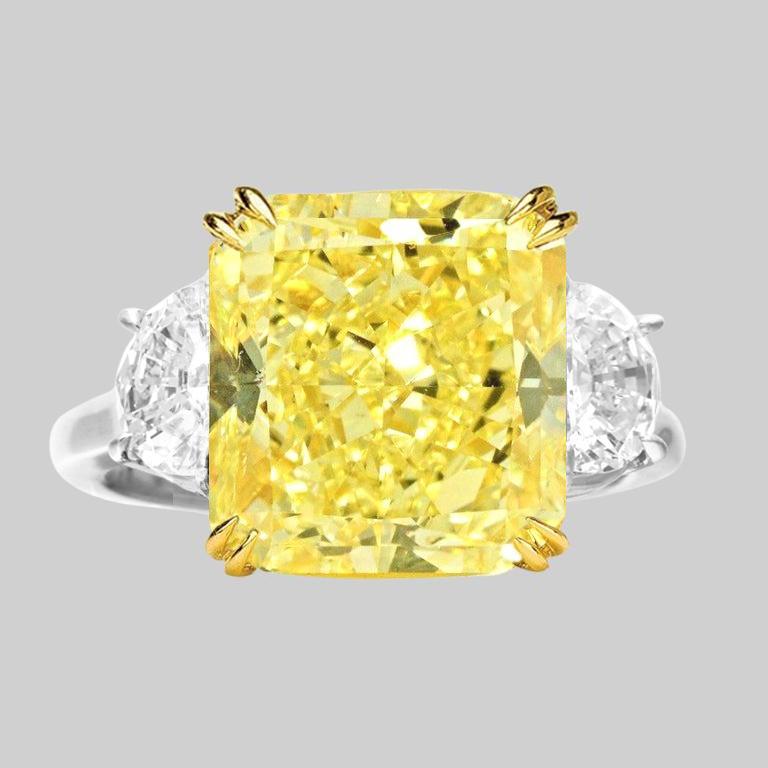 Taille radiant Bague en diamant radiant certifié GIA de 4 carats de couleur jaune fantaisie FLAWLESS en vente