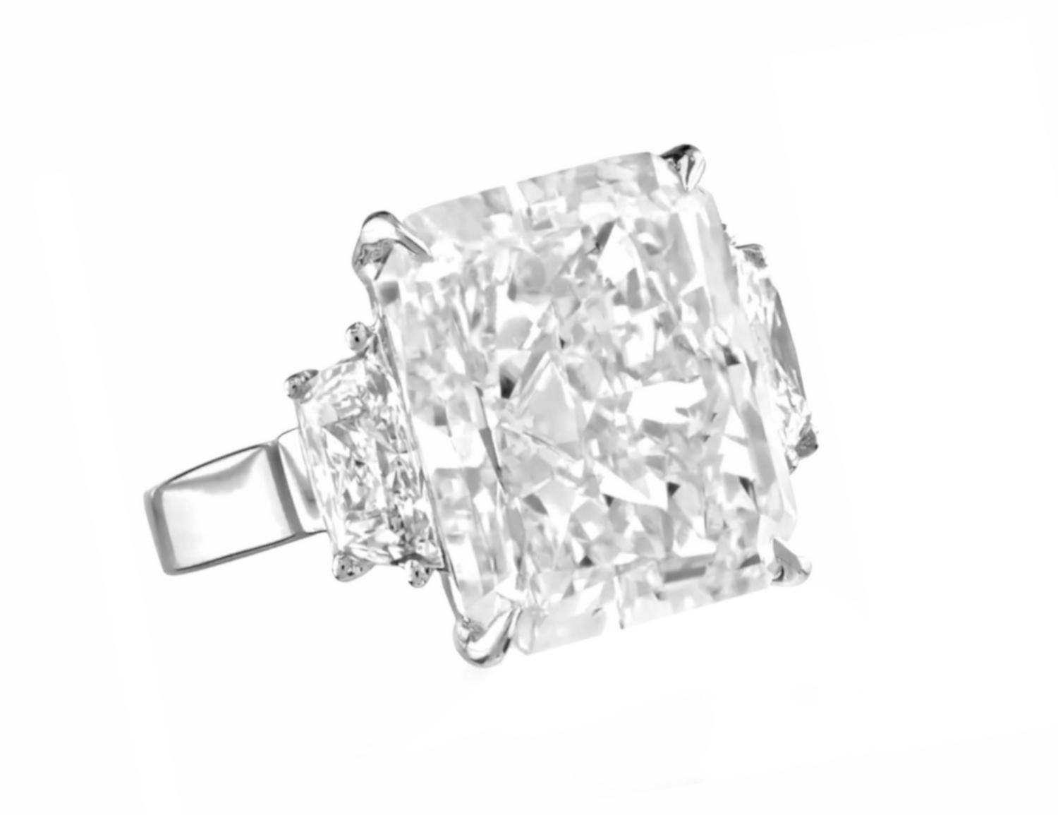 Contemporary GIA Certified 4 Carat Radiant Shape Diamond Platinum Engagement Ring For Sale