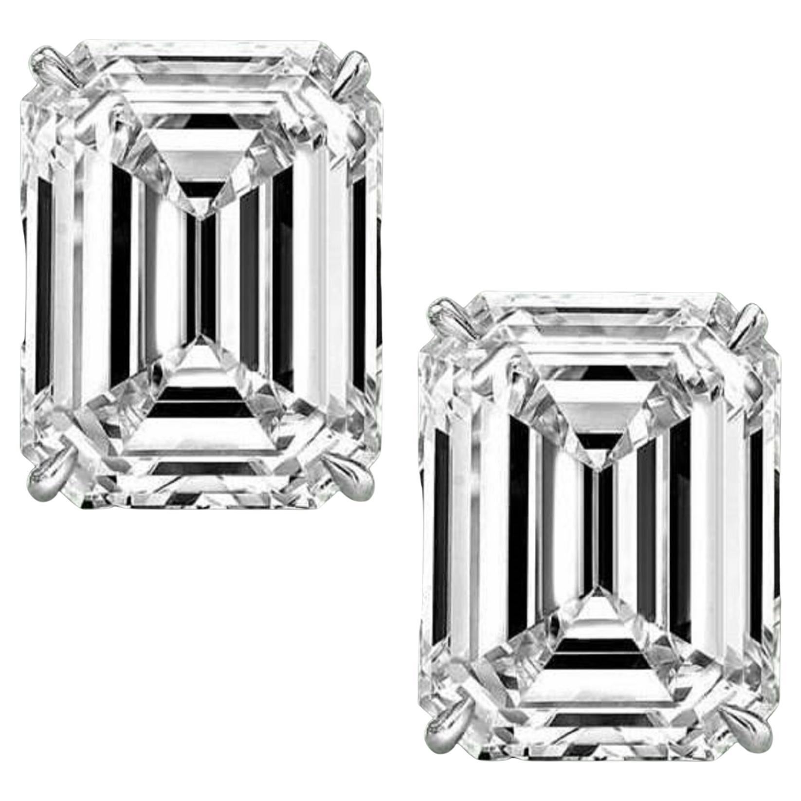 Par de pendientes de diamantes talla esmeralda 4 certificados por GIA