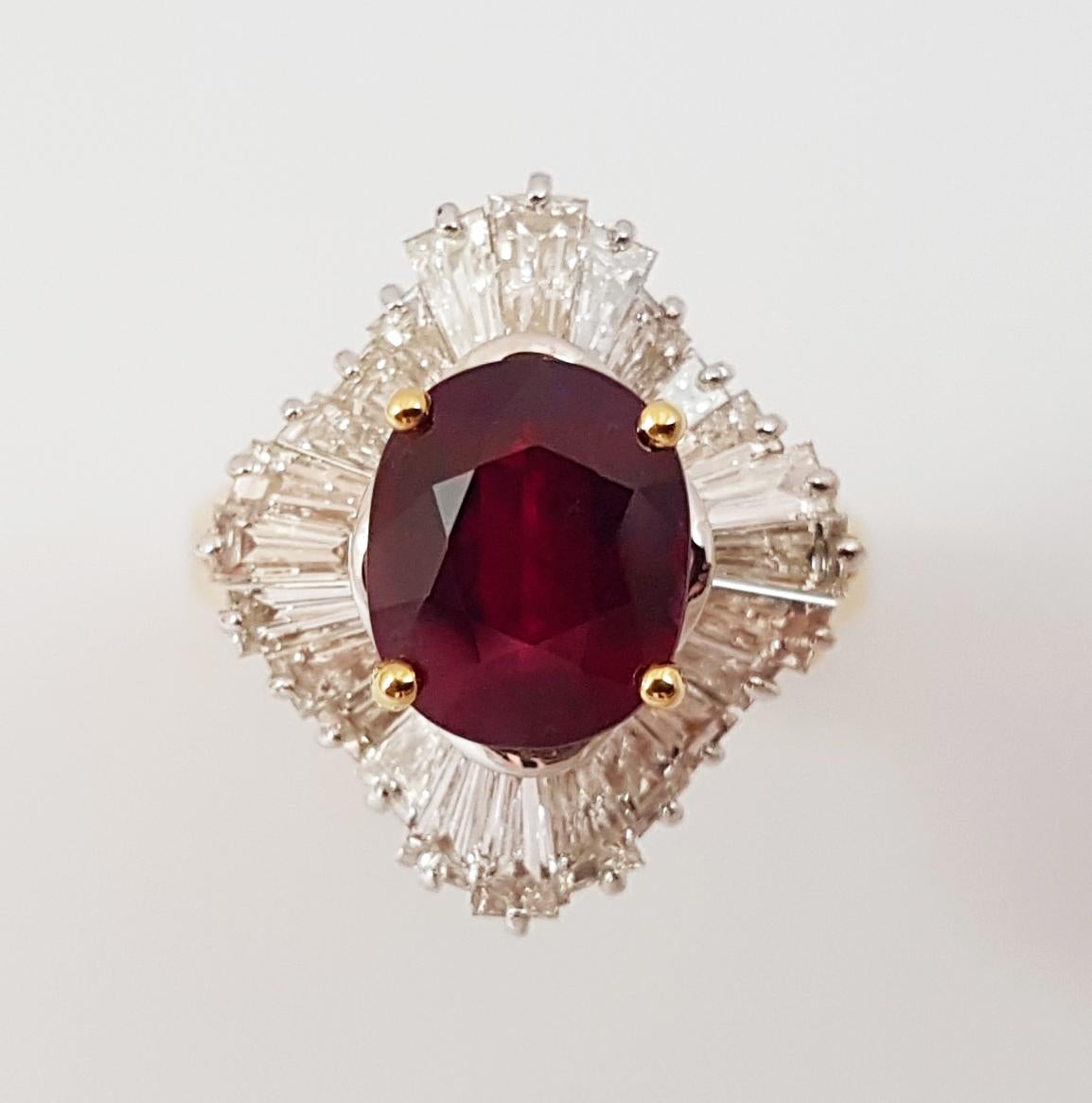 GIA-zertifizierter 4 Karat Rubin-Ring mit Diamant in 18 Karat Goldfassung im Angebot 5