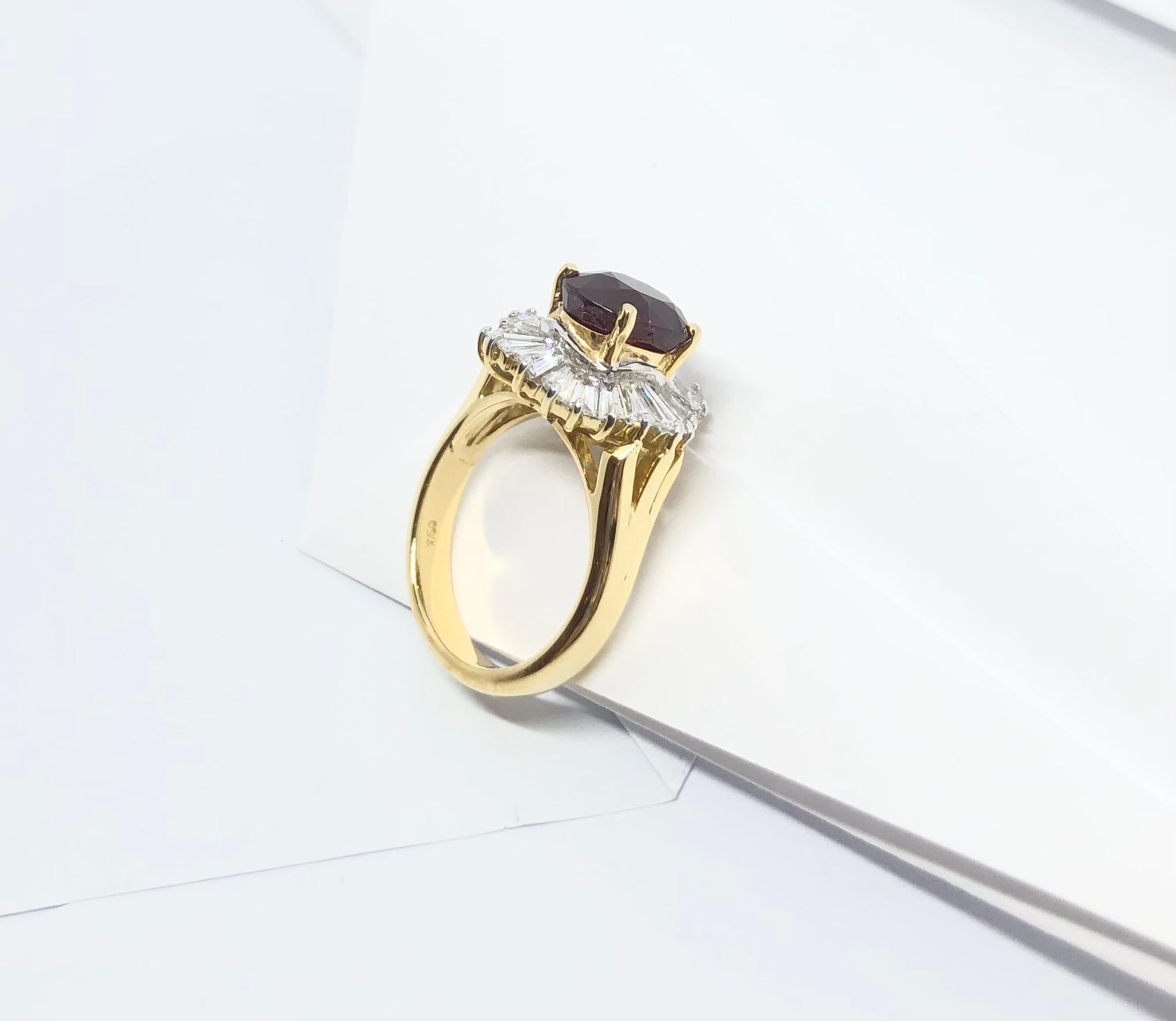 GIA-zertifizierter 4 Karat Rubin-Ring mit Diamant in 18 Karat Goldfassung im Angebot 7