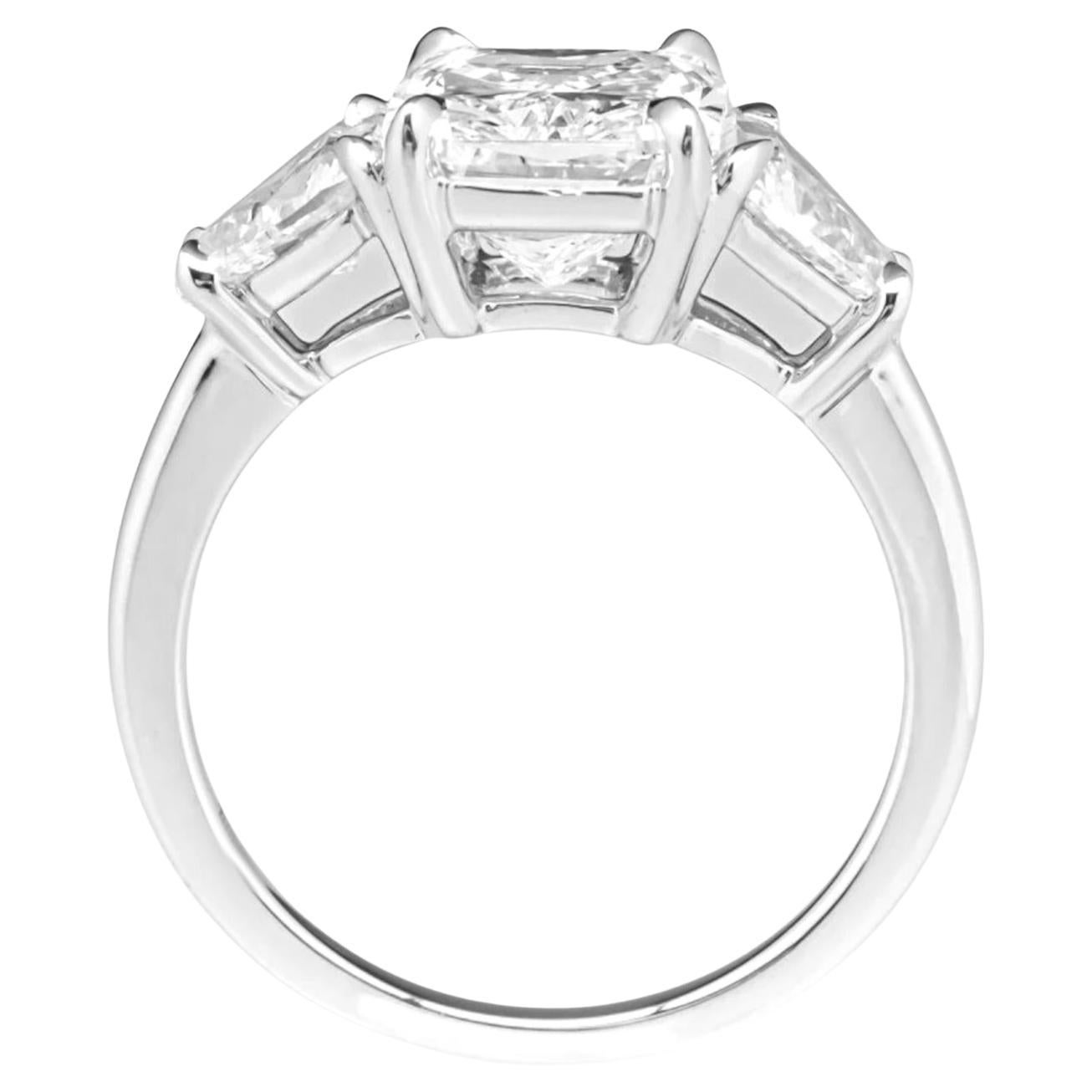 Taglio cuscino GIA Certified 4 Cushion Cut Diamond Platinum Ring in vendita