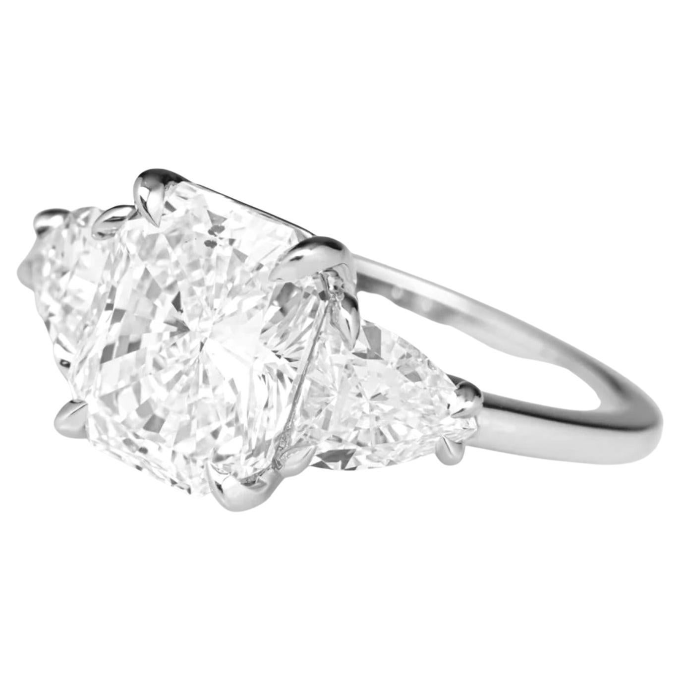 GIA Certified 4 Cushion Cut Diamond Platinum Ring In condizioni Nuovo in vendita a Chicago, IL