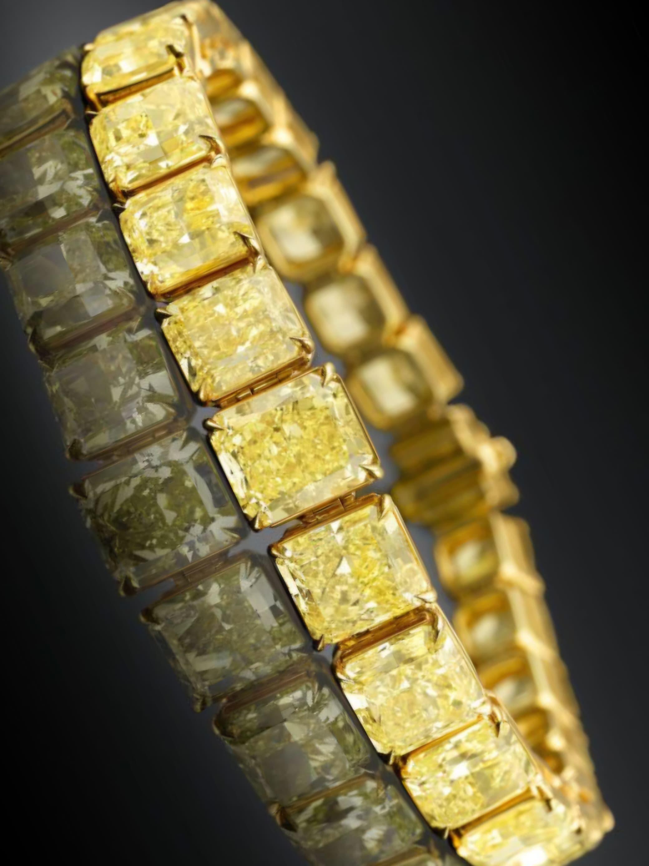 Taglio cuscino Bracciale da tennis con diamanti gialli fantasia da 40 carati certificati GIA