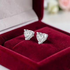 GIA-zertifizierte 4,00 Karat D VS1 Herzform Diamant-Ohrstecker in 18K Gold