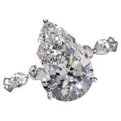 GIA Certified 4.00 Carat D/VS2 Pear Shape Diamond Anello solitario in oro 18k