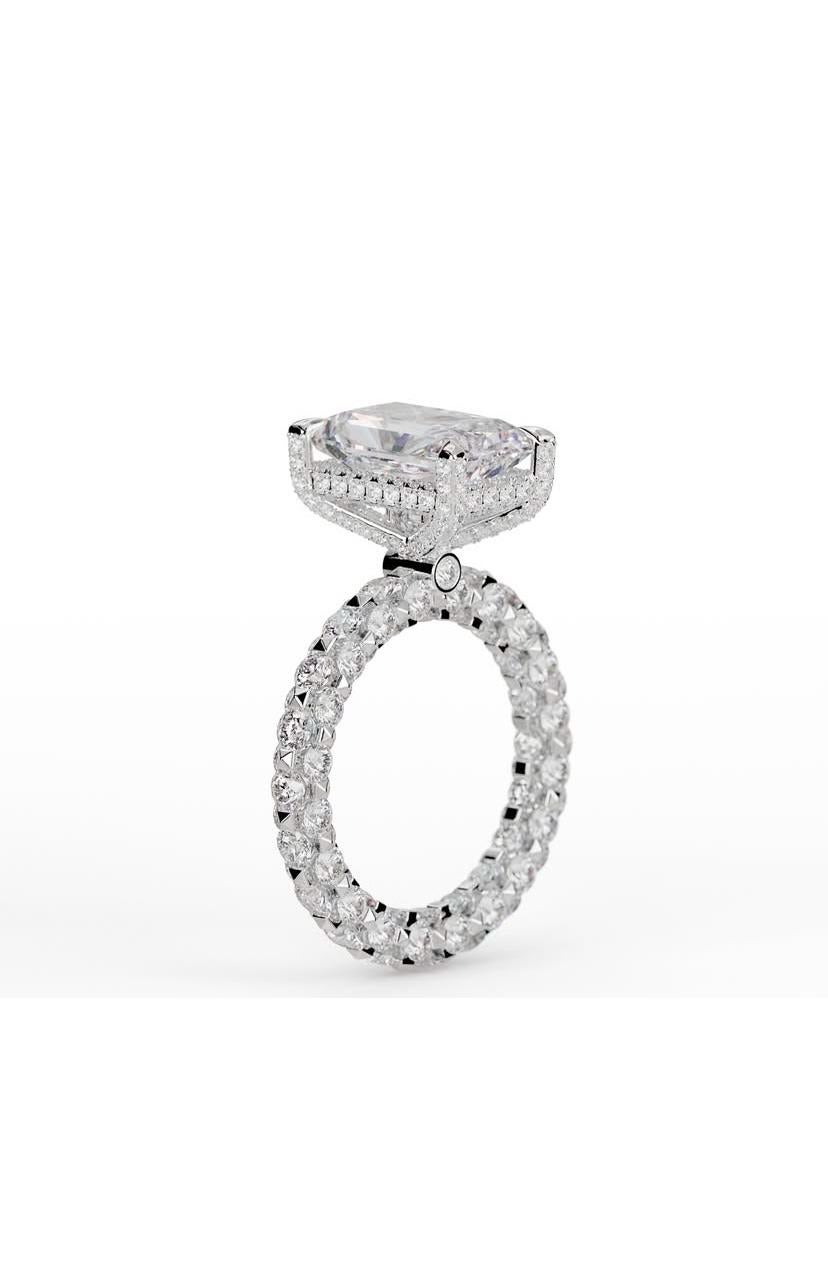 GIA Certified 4.00 Carat D/VS2 Radiant Shape Diamonds 18K Gold Solitaire Ring In New Condition For Sale In Massafra, IT