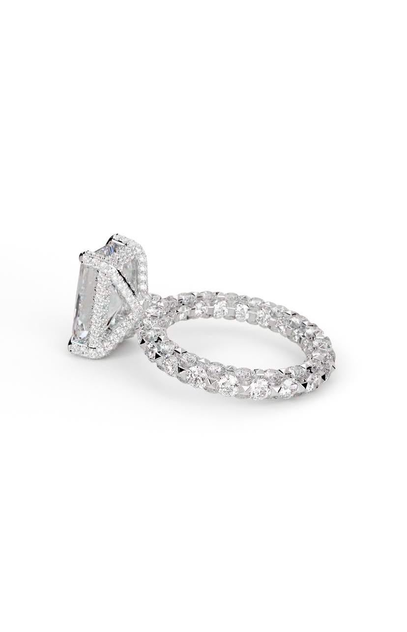 Women's GIA Certified 4.00 Carat D/VS2 Radiant Shape Diamonds 18K Gold Solitaire Ring For Sale