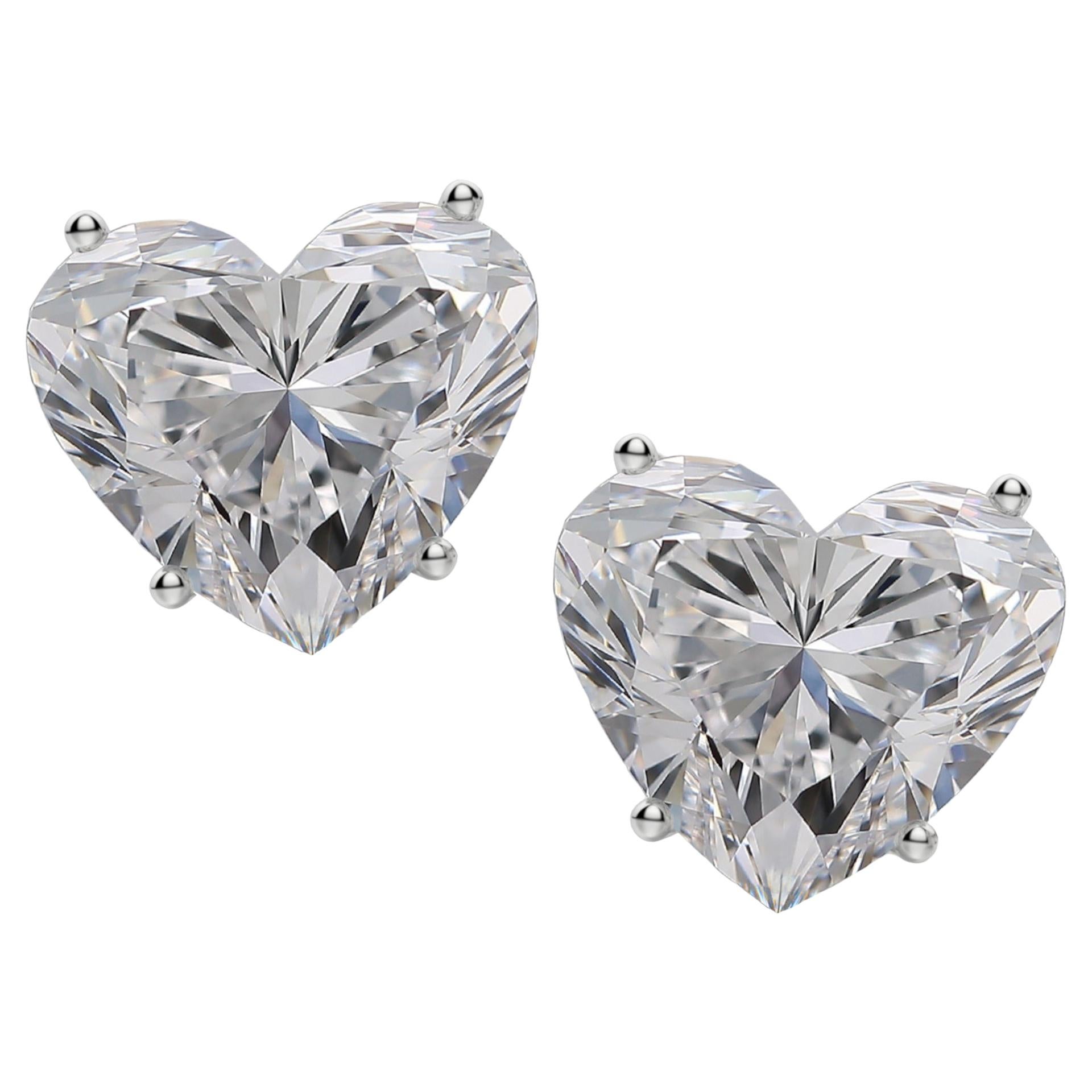 GIA Certified 4.07 Carat Heart Shape Diamond Studs (clous d'oreilles en forme de cœur) en vente