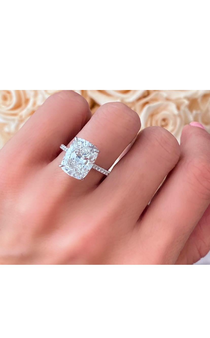 Women's GIA Certified 4.00 Carat Natural Diamond 18K Gold Solitaire Ring For Sale